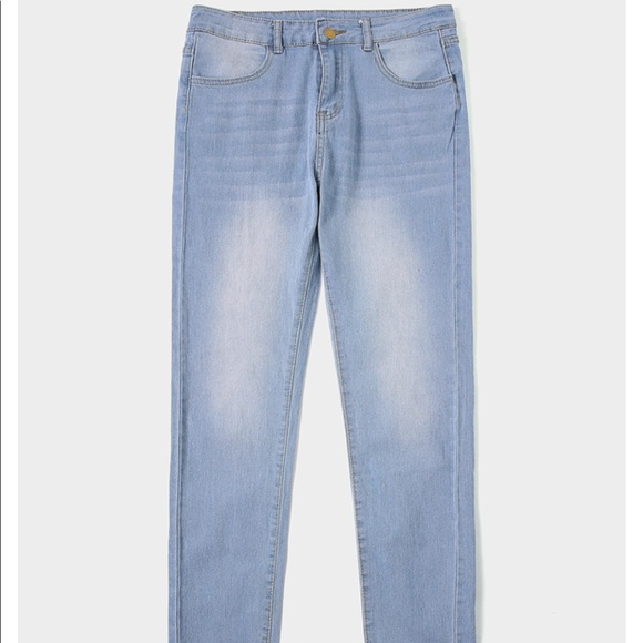 NWT High-Waisted Jeans 🏷 - Picture 3 of 8